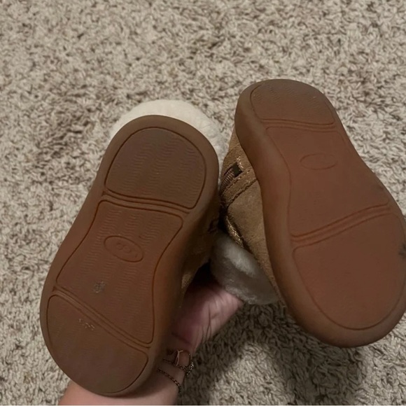 Ugg boots - size 6 - Picture 2 of 2